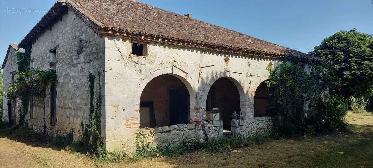 Belle ferme gersoise à restaurer terre 4 ha - photo 2