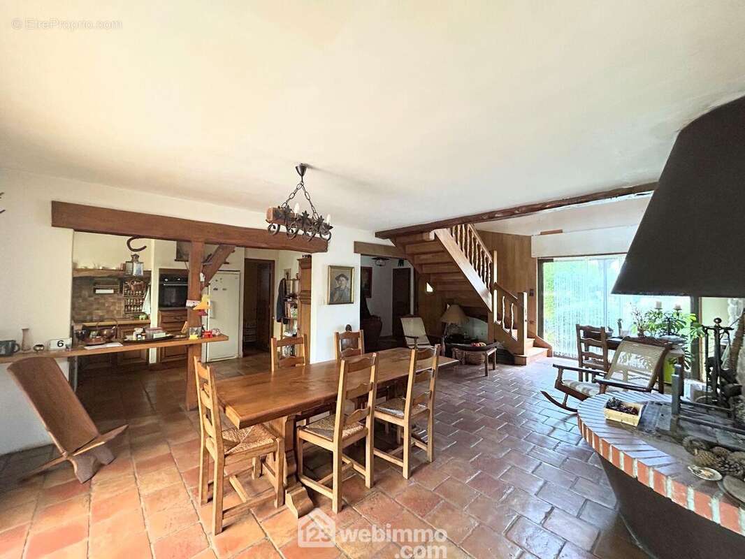 Maison à TREDREZ-LOCQUEMEAU