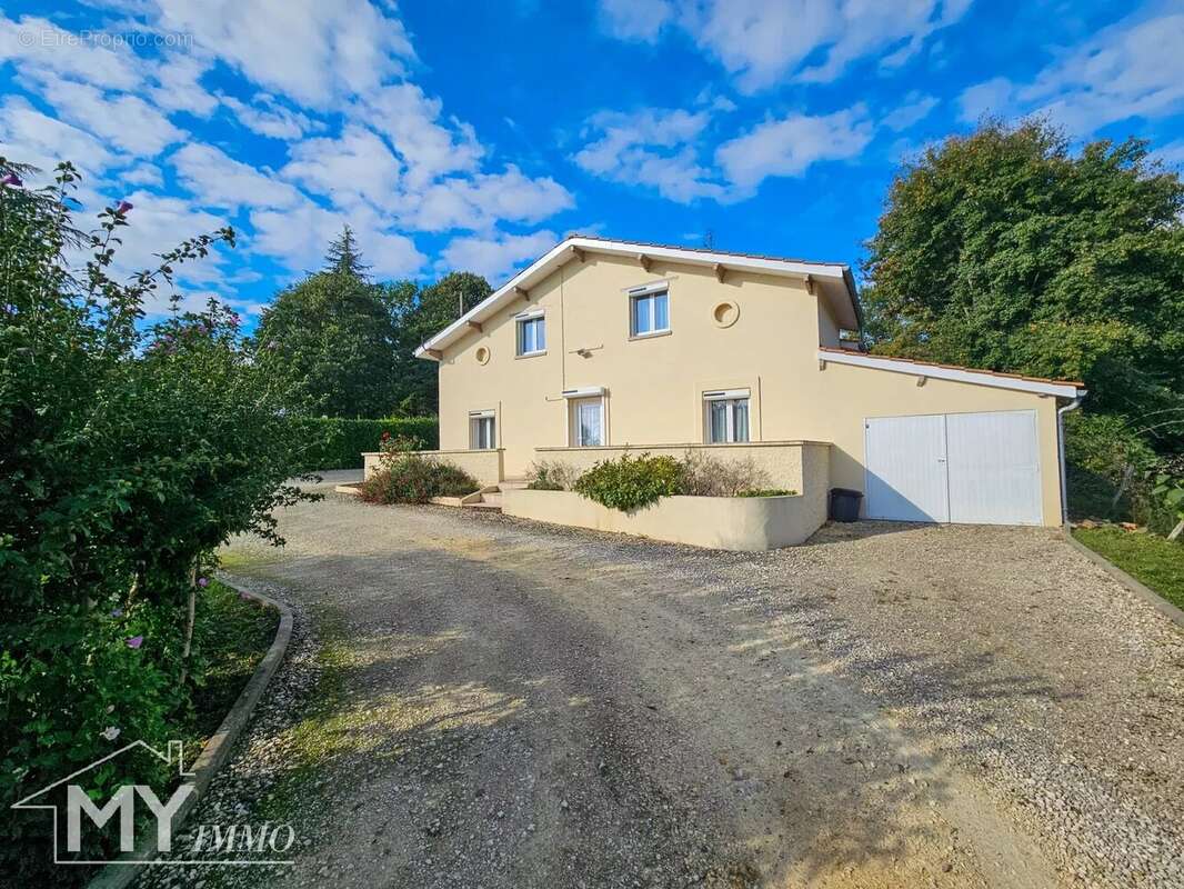 Maison à LA ROQUILLE