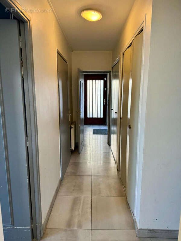 couloir - Maison à CAHORS