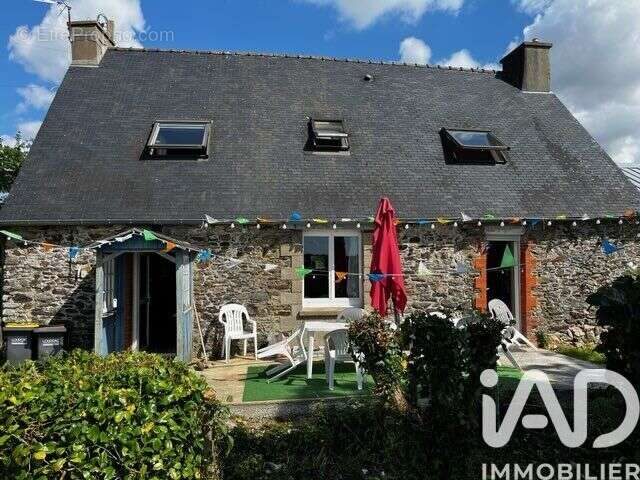 Photo 1 - Maison à SAINT-CARADEC
