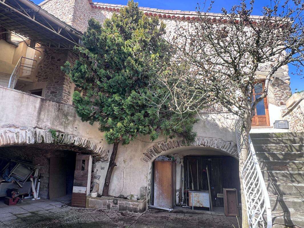 Maison à ALLEGRE-LES-FUMADES