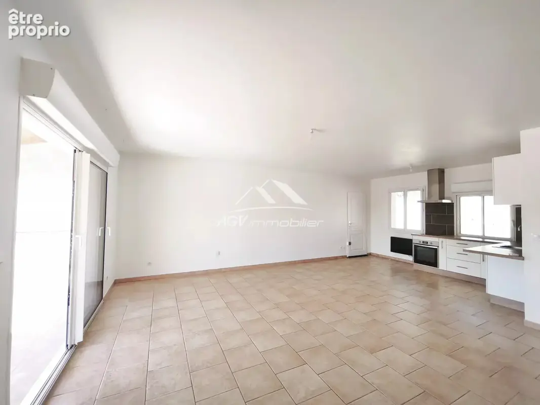 Lézan, maison plain pied, 2 chambres + 1 bureau, garage, terrain clos - photo 6