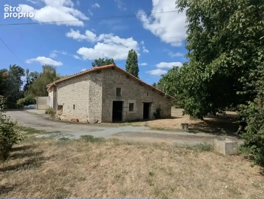 Propriété rurale pleine de caractère avec de vastes dépendances, étang et grands jardins - photo 11