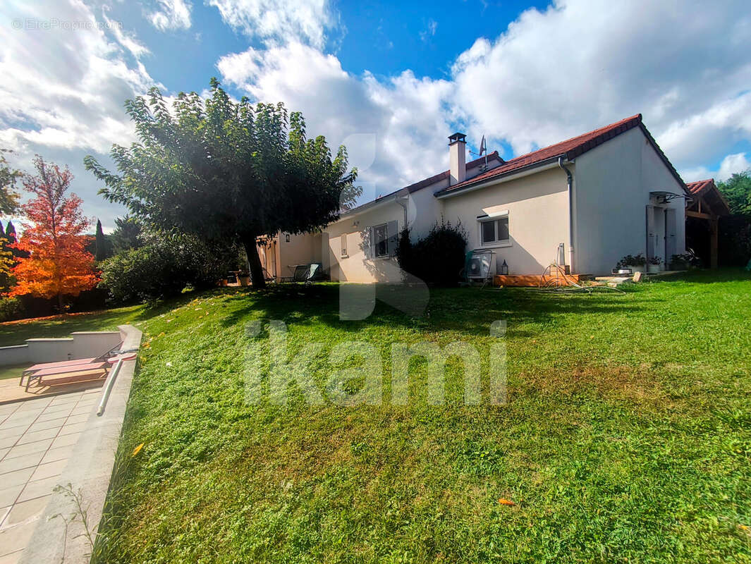 Maison à GENISSIEUX