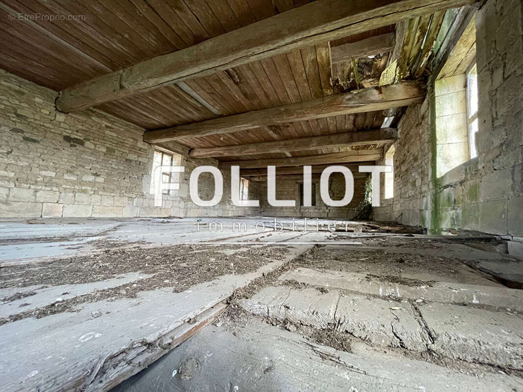 Maison à LAIZE-LA-VILLE