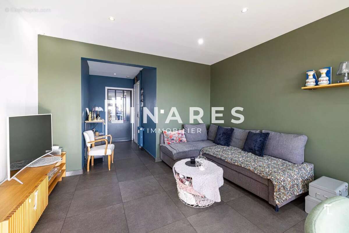 Appartement à MARSEILLE-4E