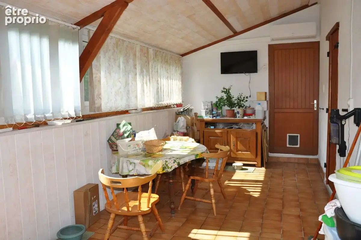 Belle maison rénovée en 2010, avec 2 chambres, terrain de 693 m2, louée 700 €/mois hors charges. - photo 12