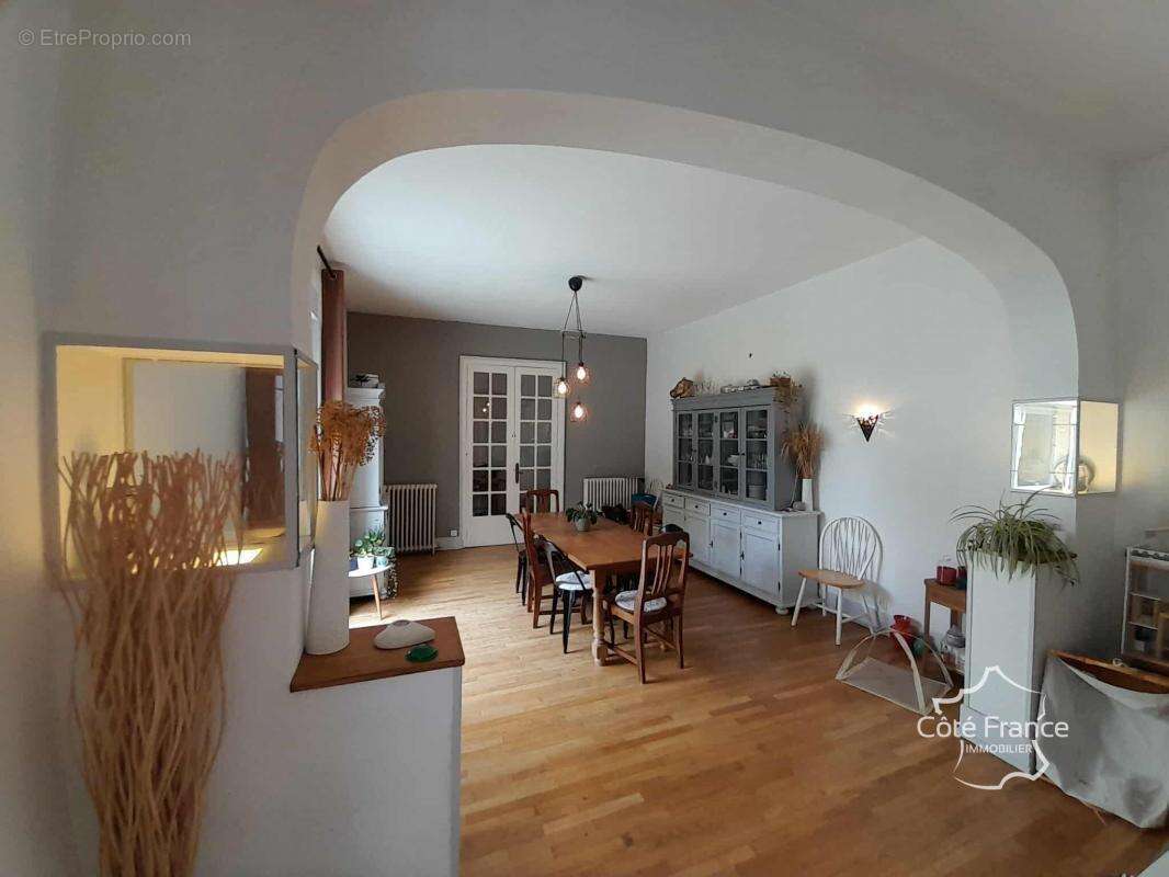 Plus de 300m2 habitables ! - photo 11