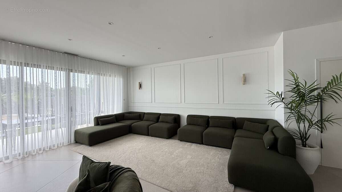 Maison 142 m² à Saint-Bres  - photo 108
