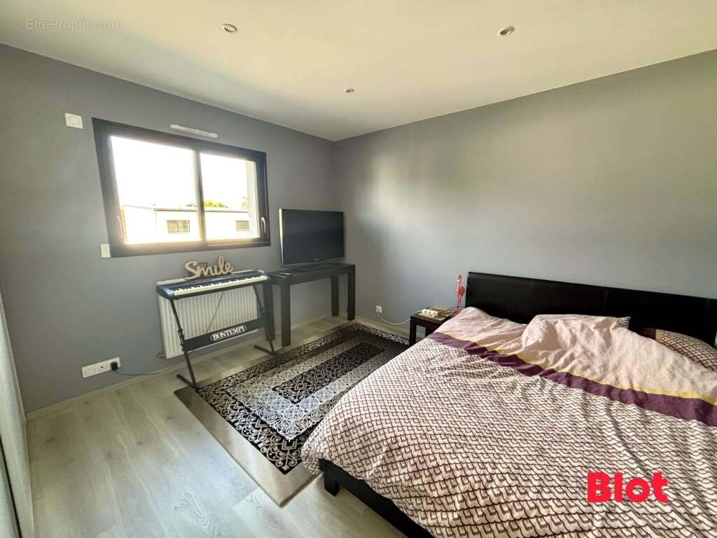 Maison à SAINT-ERBLON