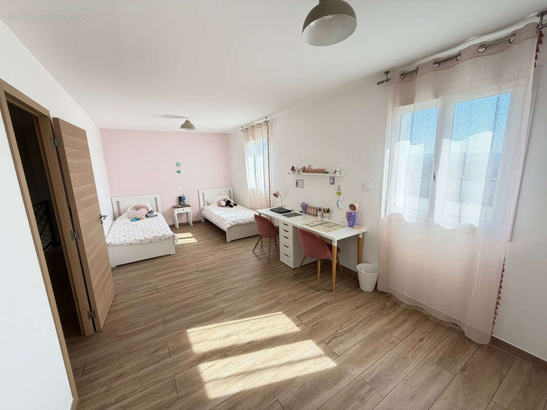 Maison à MONTATAIRE