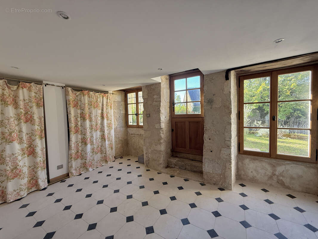 Maison à ANGLES-SUR-L&#039;ANGLIN