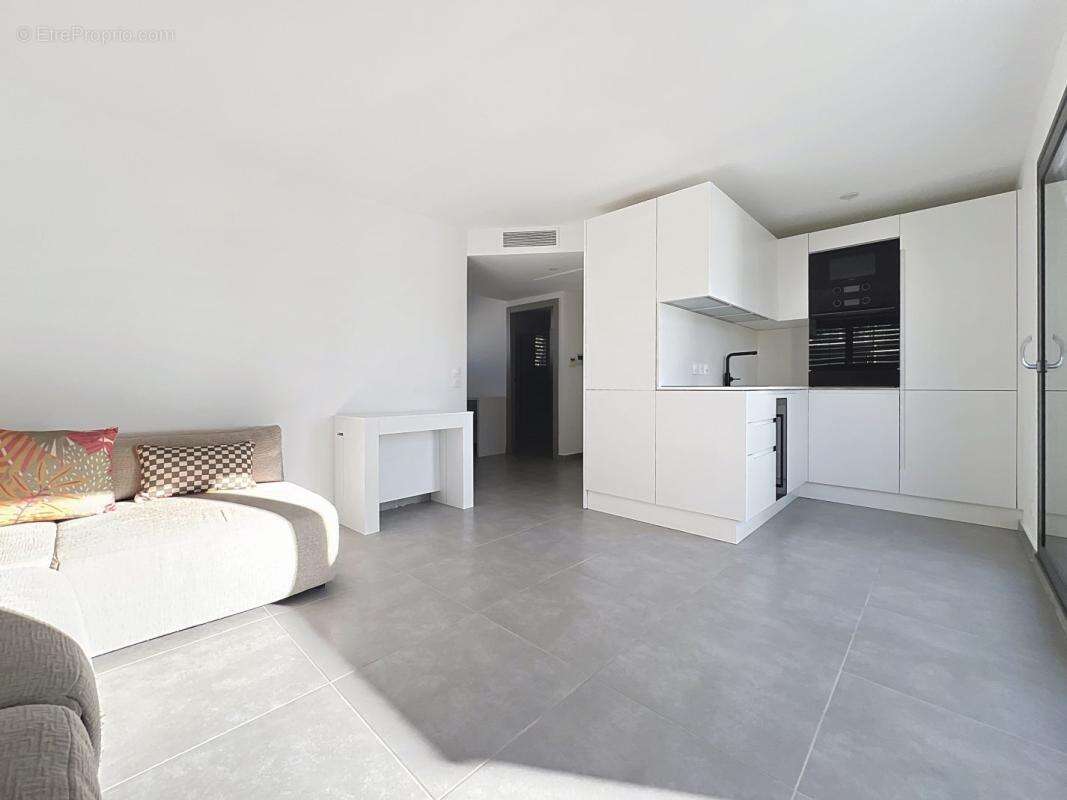Appartement à VALLAURIS