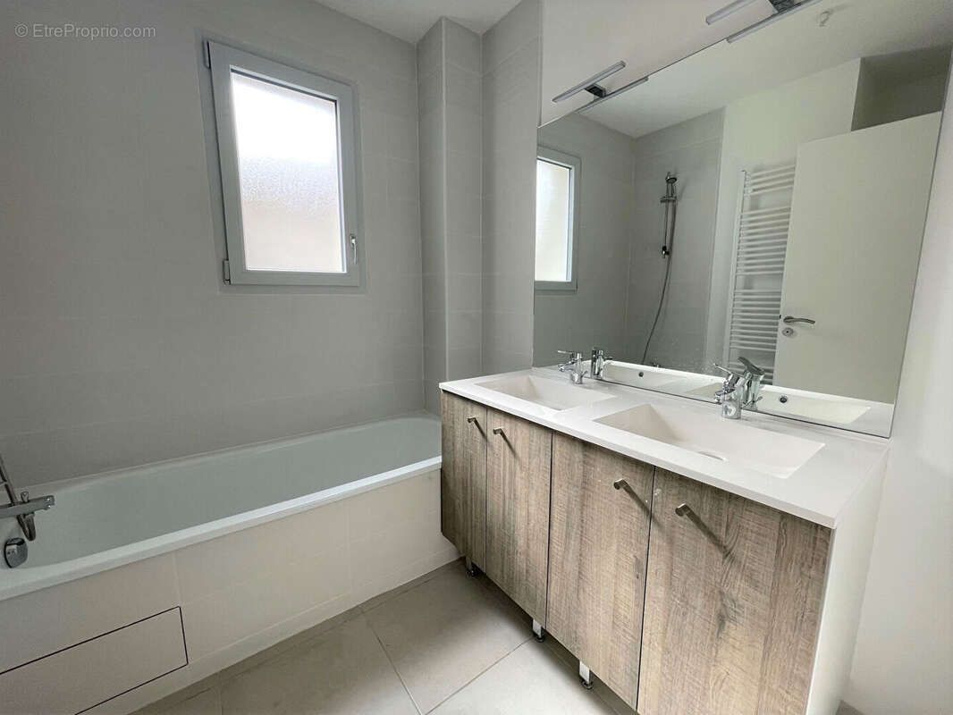 Maison à LESPINASSE