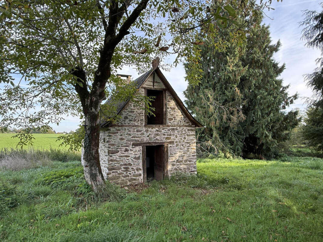Maison à PERPEZAC-LE-NOIR
