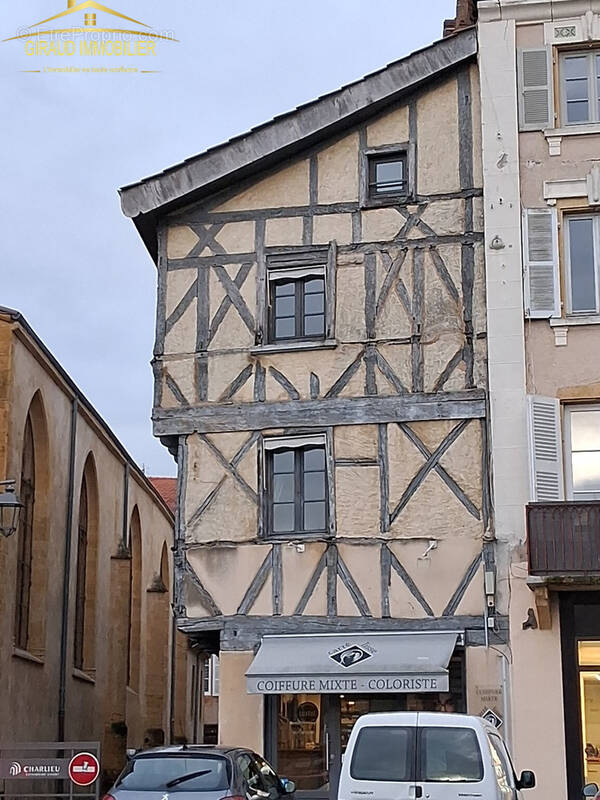 Appartement à CHARLIEU
