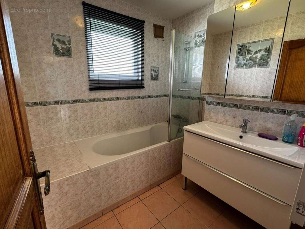Maison 160 m² à Saint-Leger-Du-Bois  - photo 5