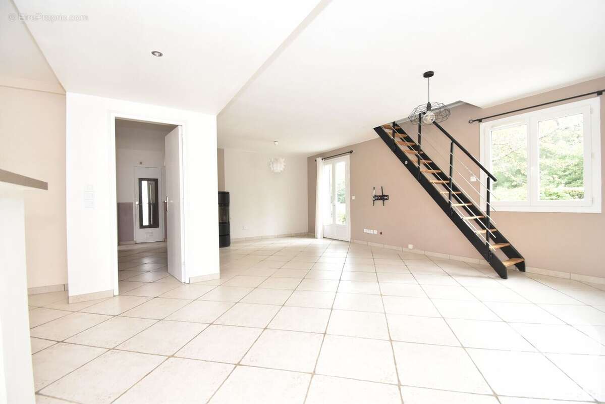 Photo 7 - Maison à PINS-JUSTARET