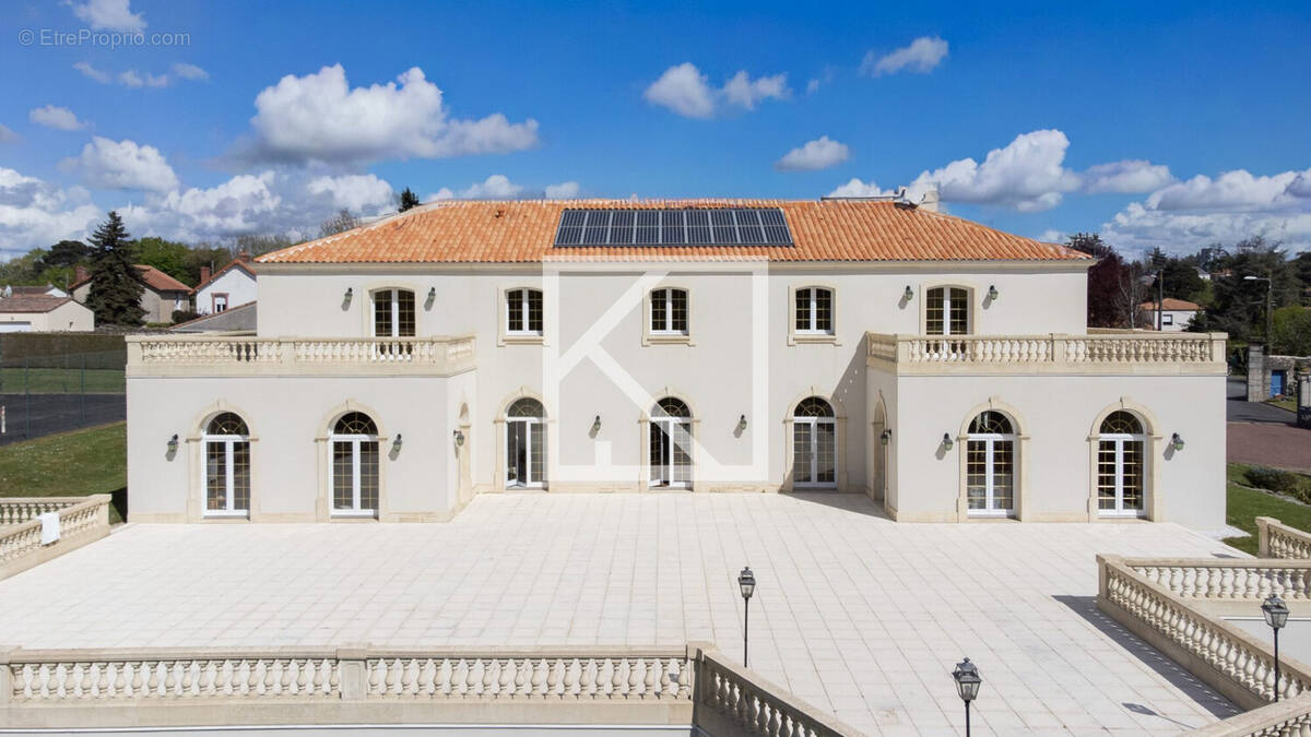Maison à MONTAIGU