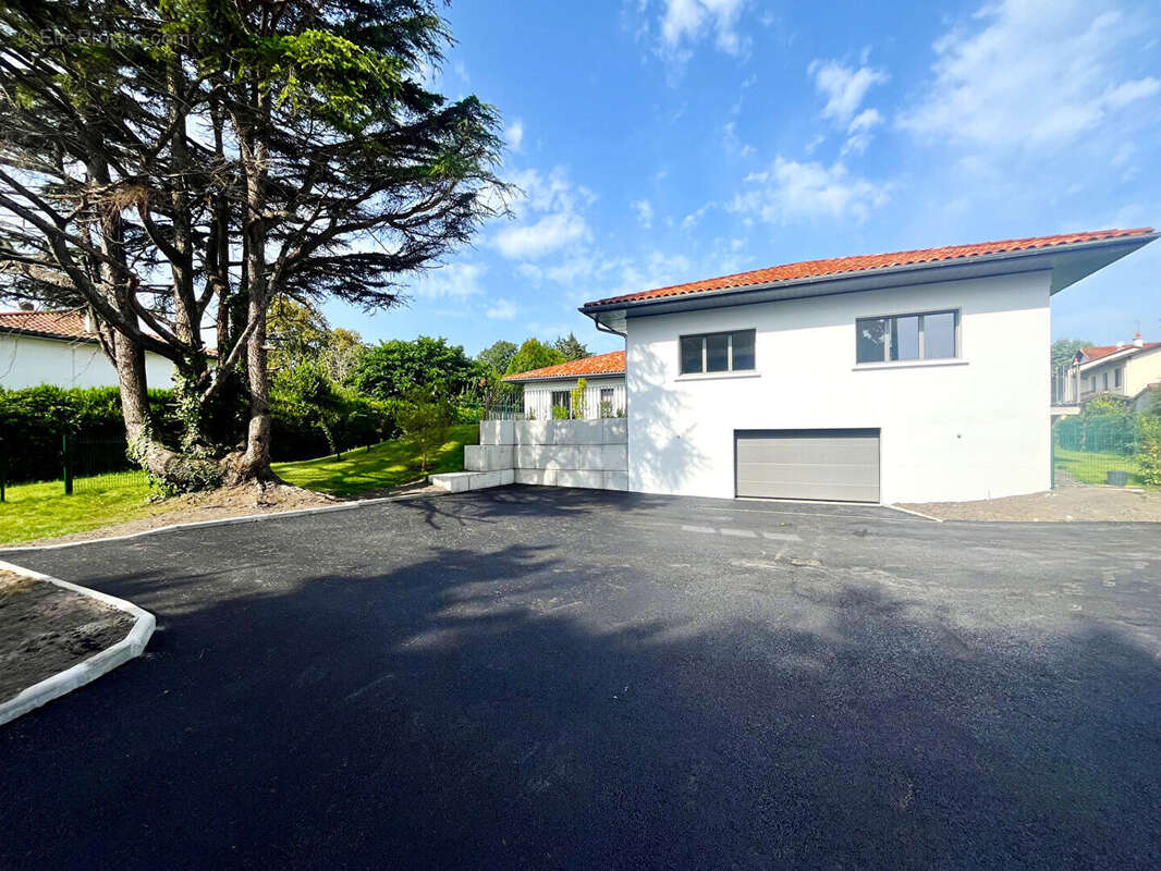 Anglet - centre - les fleuristes appartement 4 pieces entierement rénové  jardin ? parking ? double garage - annexes - photo 8