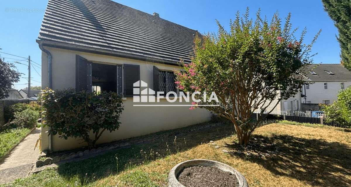 À VENDRE – Pavillon F6 de 90 m² avec sous-sol total et terrain de 421 m² - photo 2