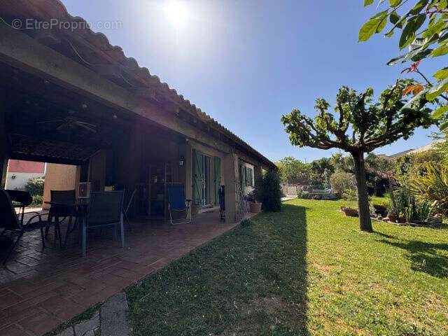Maison à PEYROLLES-EN-PROVENCE