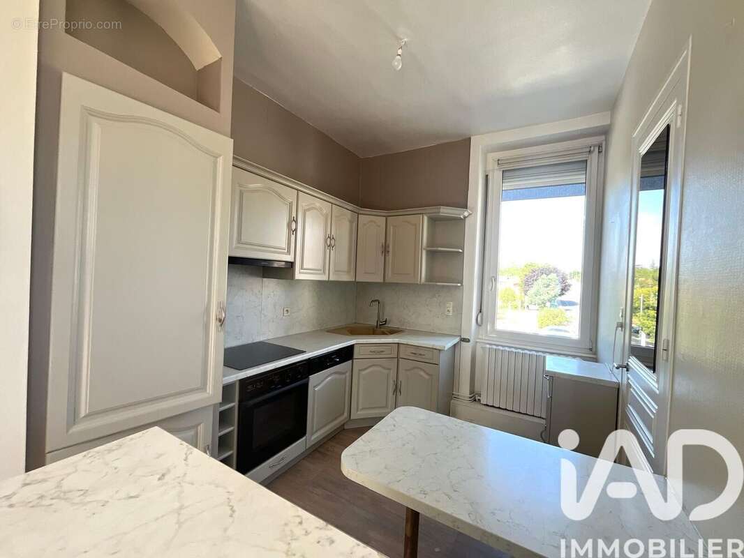 Photo 4 - Appartement à SAINT-JUST-SAINT-RAMBERT