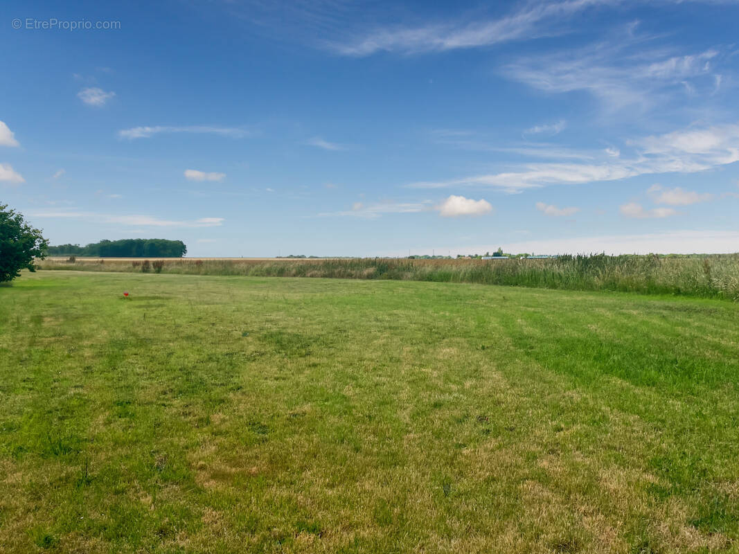 Terrain à AVIRON