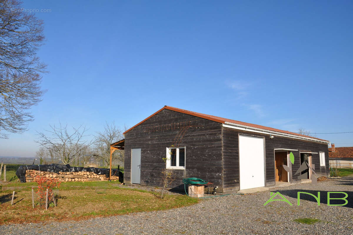 Maison à EYMOUTHIERS