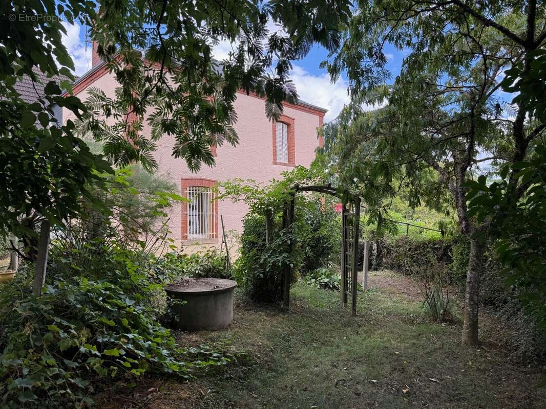 Maison à MOUTIER-MALCARD