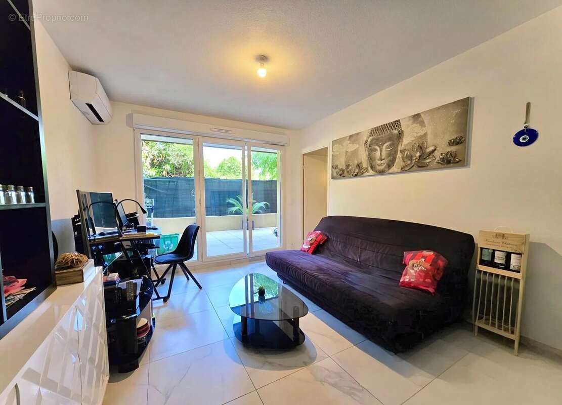 Appartement à CARROS