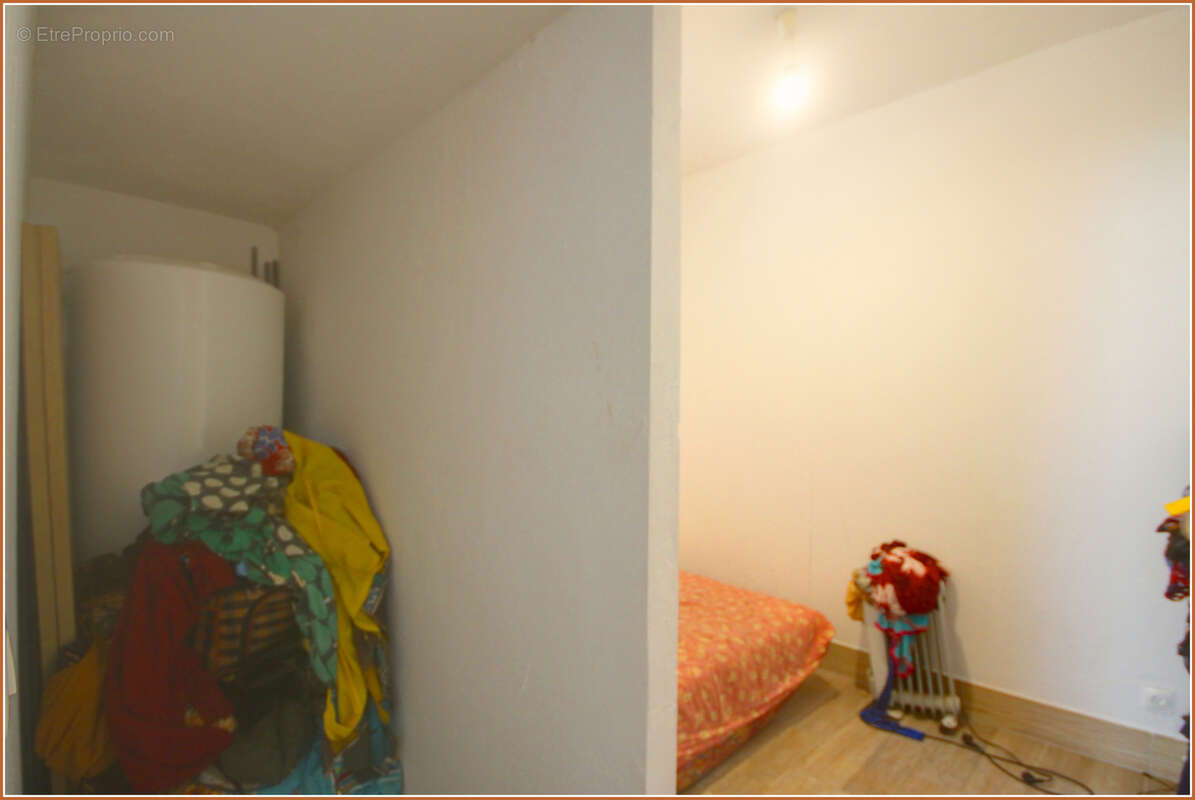 ** Possibilité vente à terme libre ** Rénové en 2020:  Immeuble 2 x T3 au calme, cour, dépendances - photo 25
