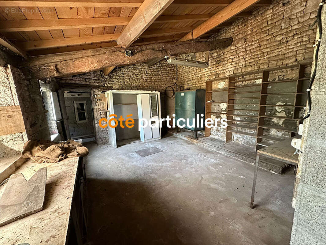 Maison à MOUZEUIL-SAINT-MARTIN