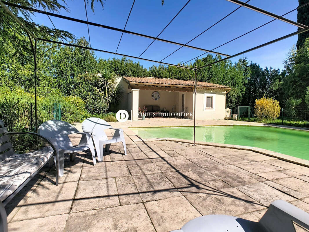 Maison à MORIERES-LES-AVIGNON