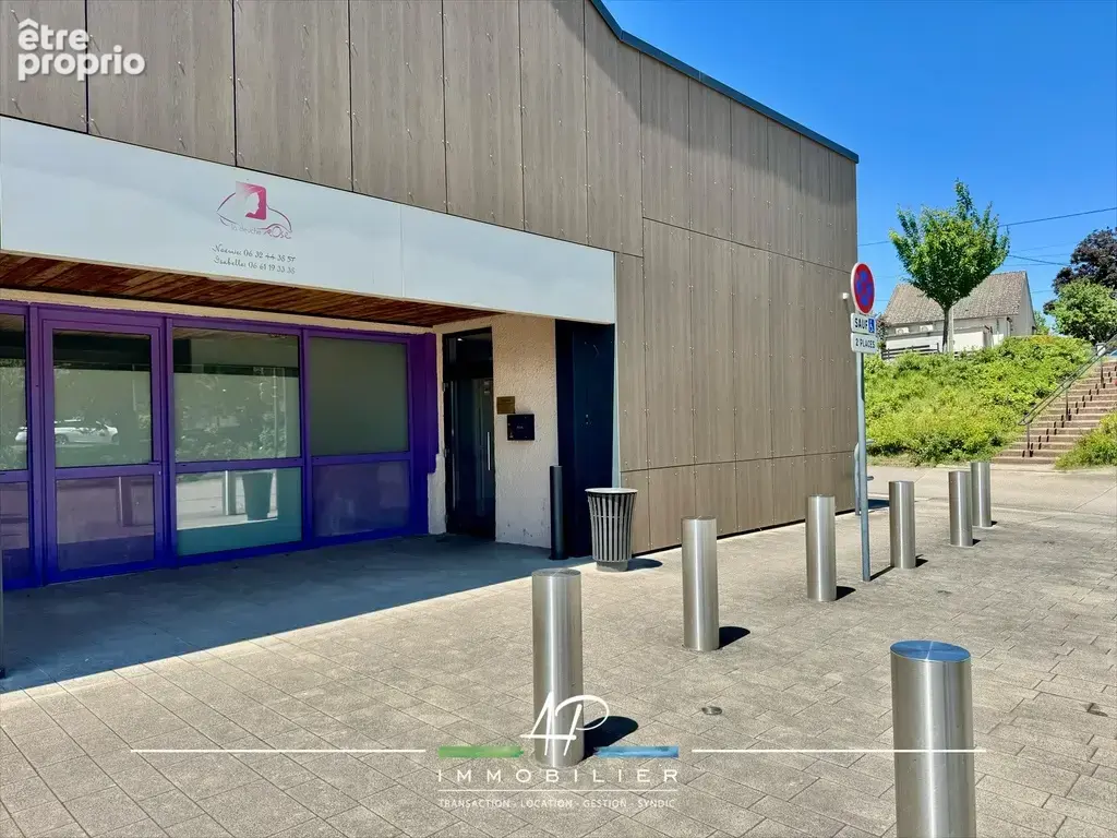 Local professionnel libre - Centre commercial de Belleneuve (21310) - photo 12