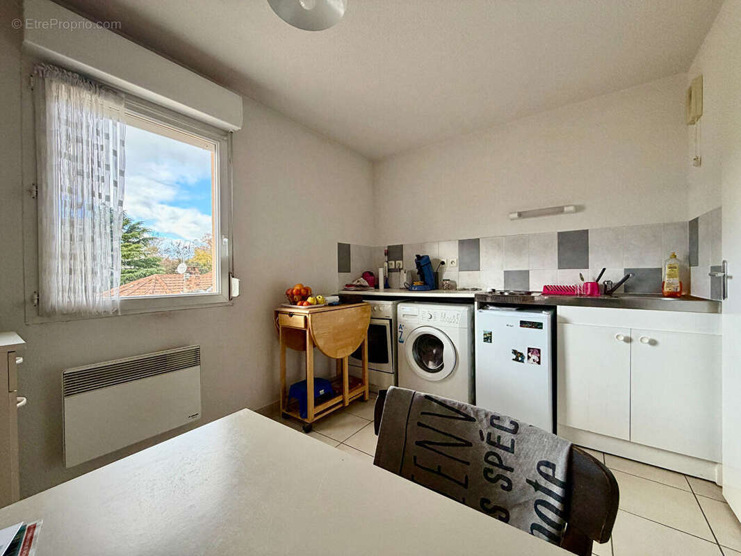 Appartement à BAGNOLS-SUR-CEZE