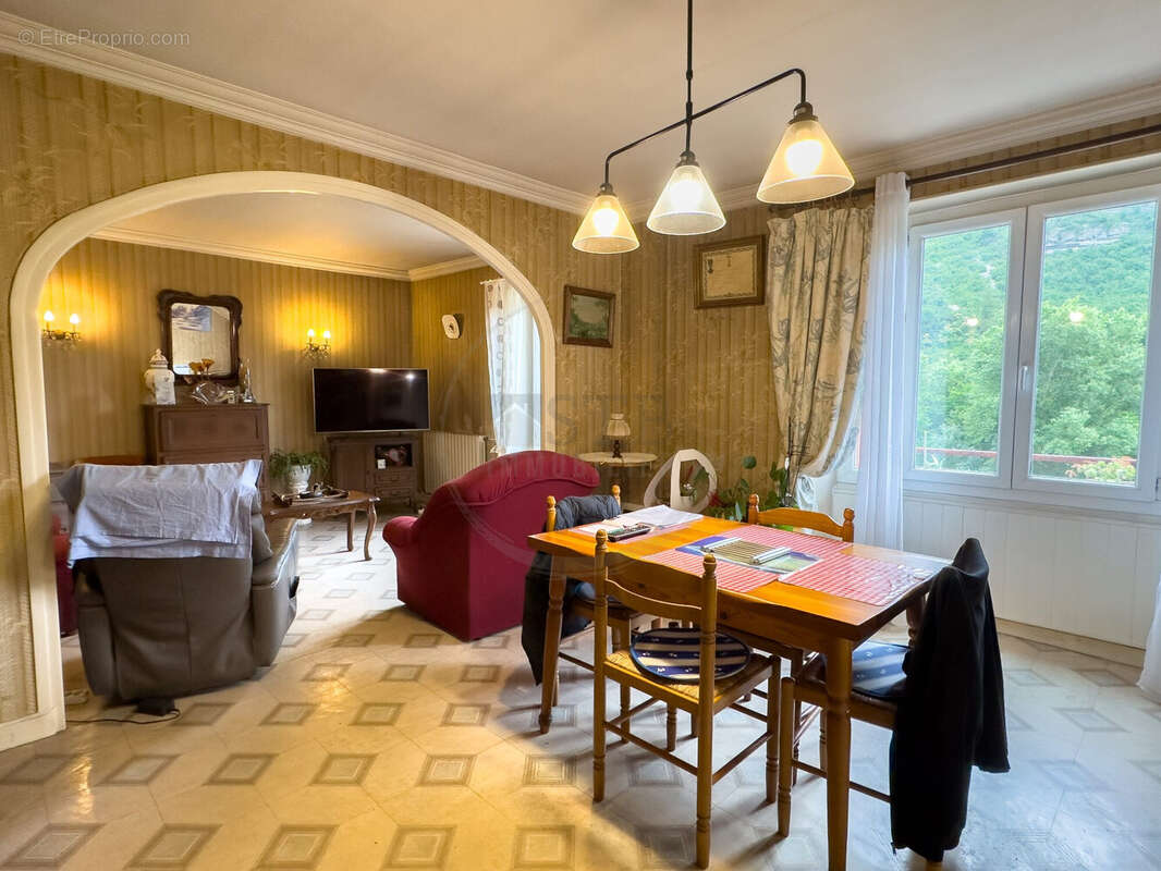 Maison à ROMPON