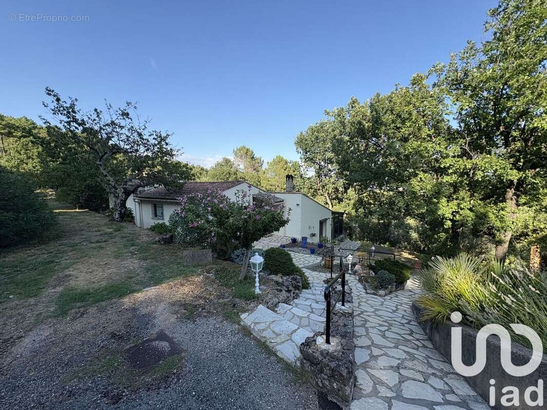 Photo 3 - Maison à CHASSIERS