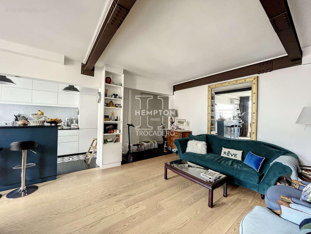 Appartement à PARIS-16E