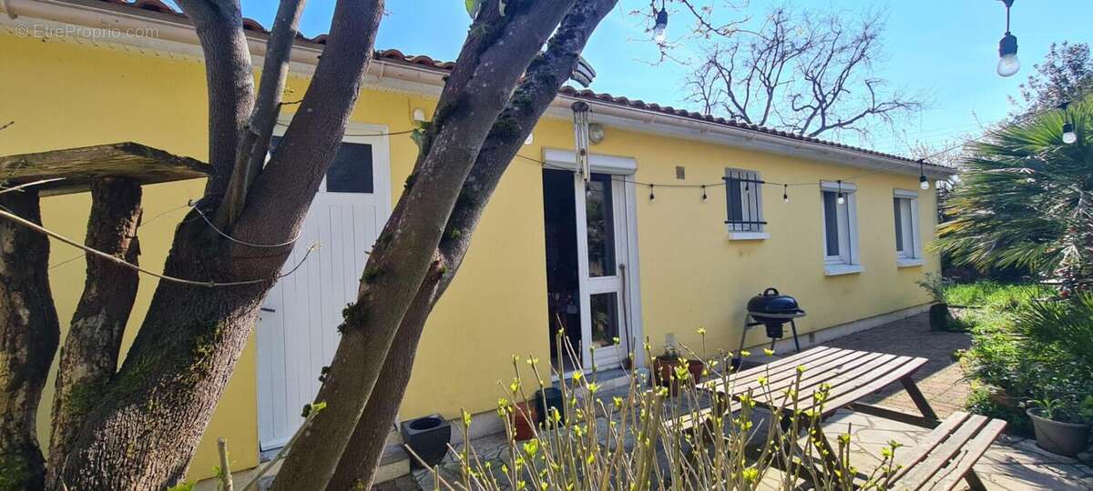 Maison Clisson 5 P . 3 Chs . Bureau . 81.29 M² . T 377 M² . Terrasse . Garage - photo 3