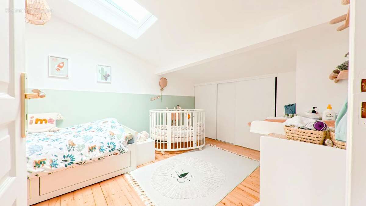 Maison à CHENNEVIERES-SUR-MARNE