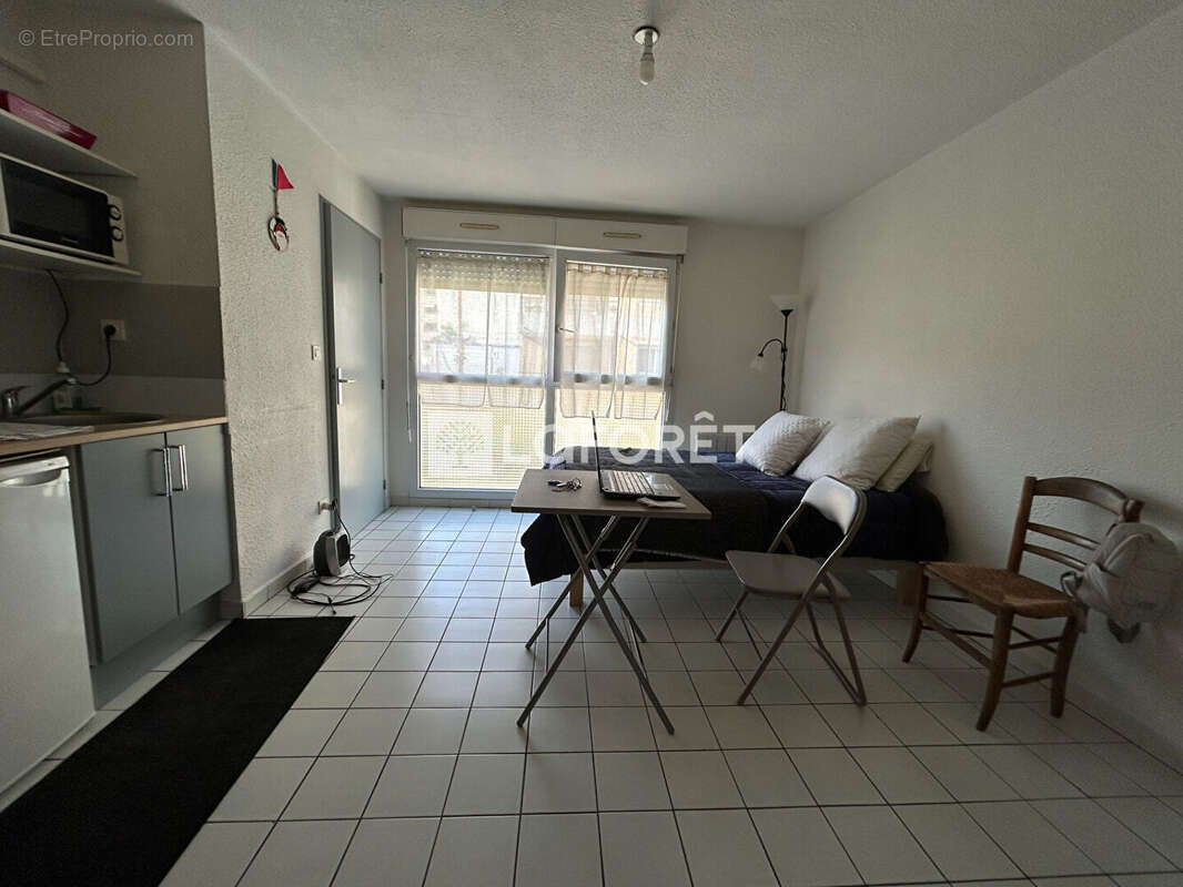 Appartement à SAINT-LAURENT-DU-VAR
