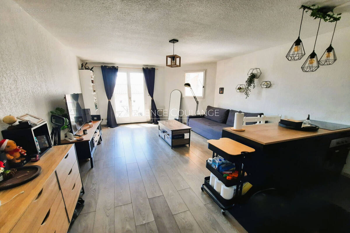 Appartement à SIX-FOURS-LES-PLAGES