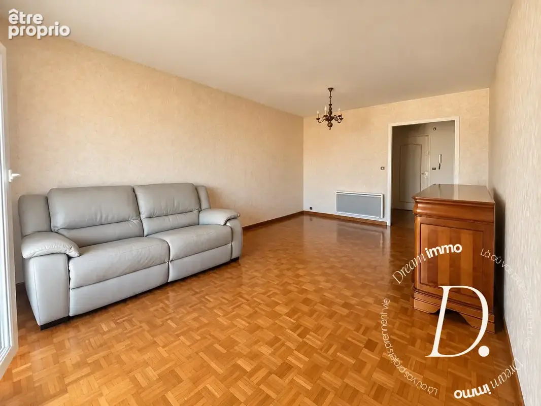 Appartement 2 pièces 71 m² à vendre à Marseille-6e (13006) - photo 2