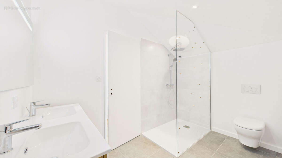Maison familiale - place Lamothe - photo 9