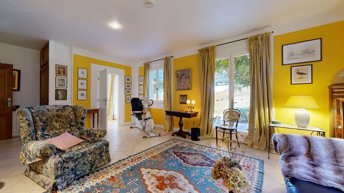 Grande-maison-secteur-calme--10312024_122435.jpg - Maison à SAINT-GERMAIN-DE-BELVES