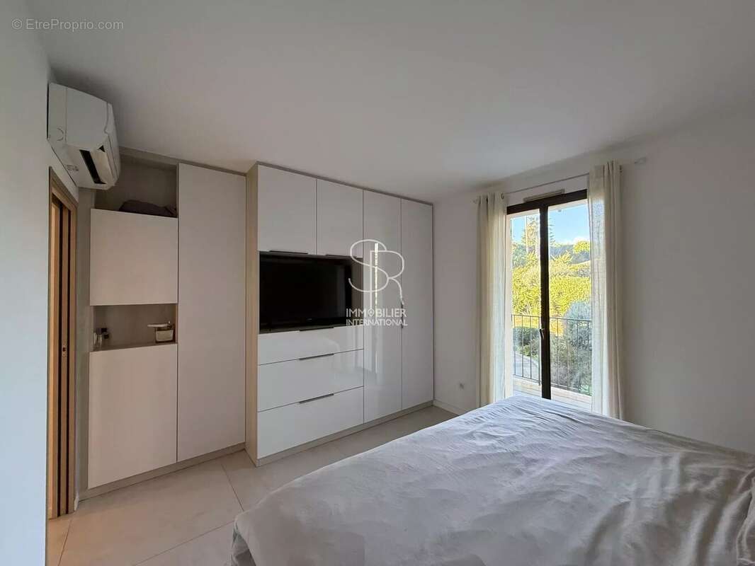 Appartement à VILLENEUVE-LOUBET