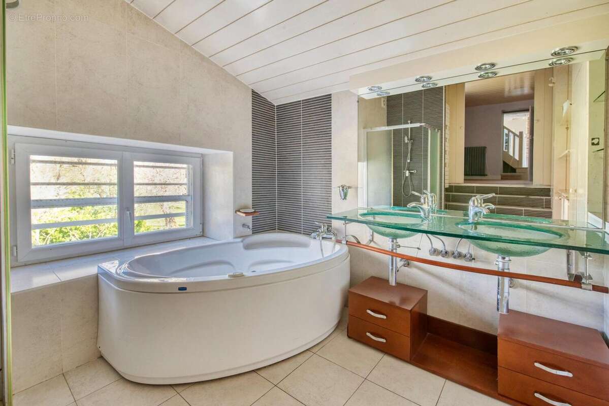 Photo 8 - Maison à MONTREUIL-JUIGNE