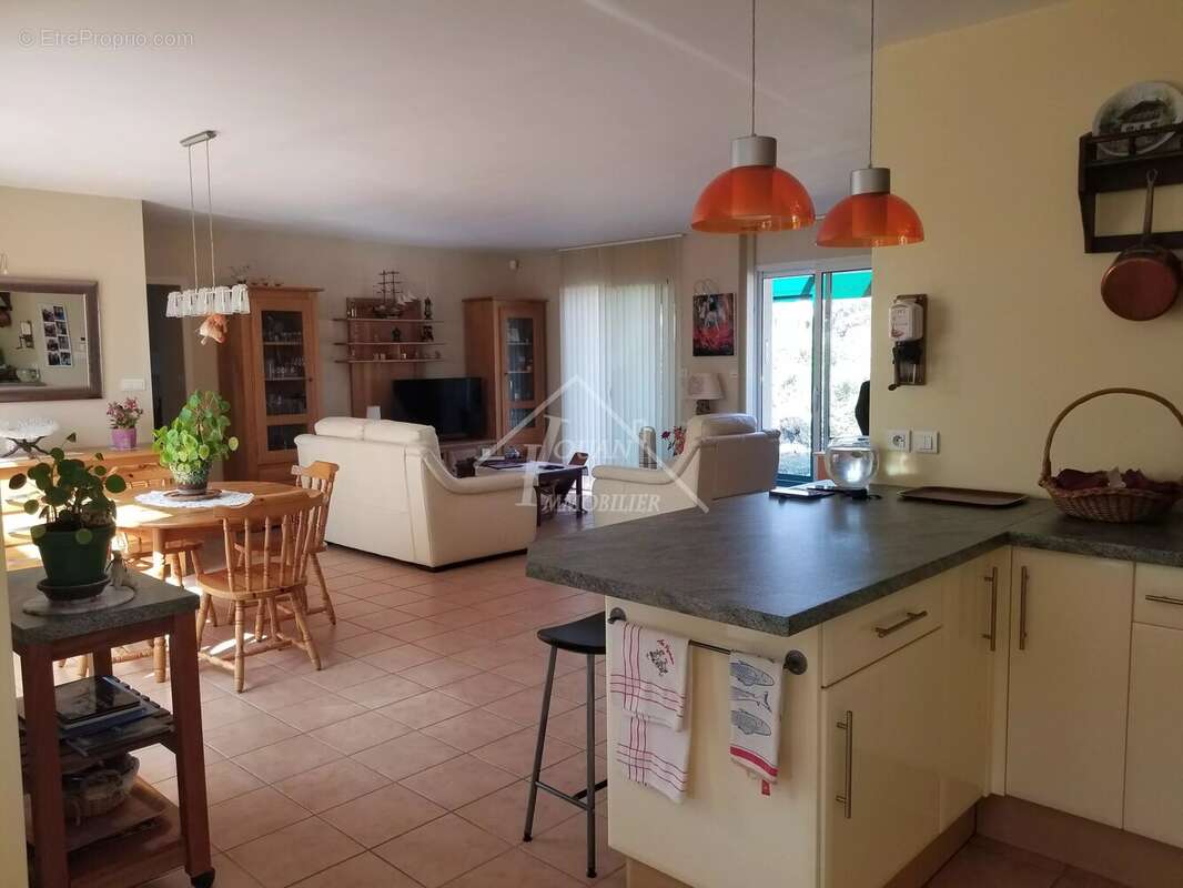 Maison à COSNE-D'ALLIER